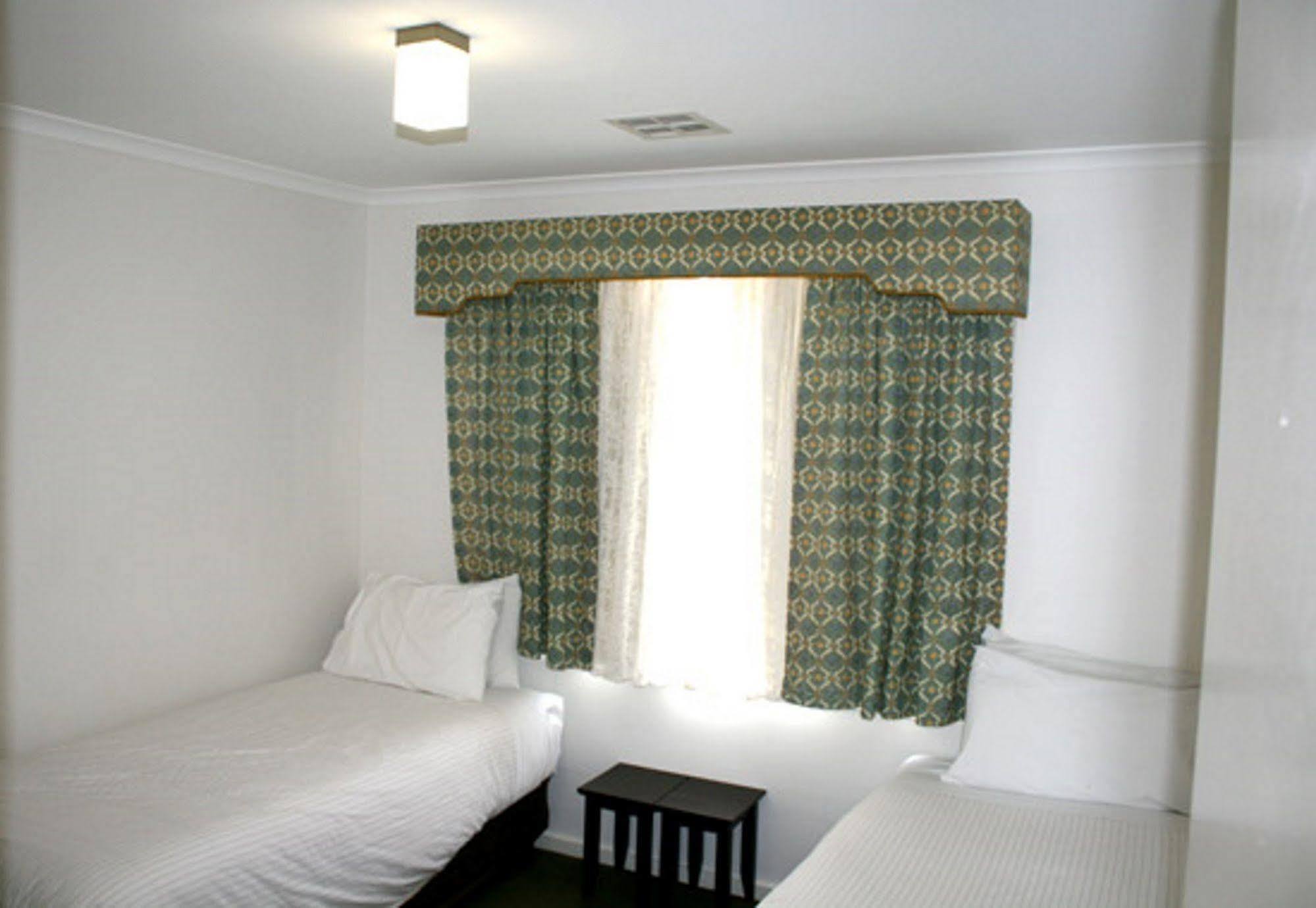 Grand Manor Motor Inn Queanbeyan Luaran gambar